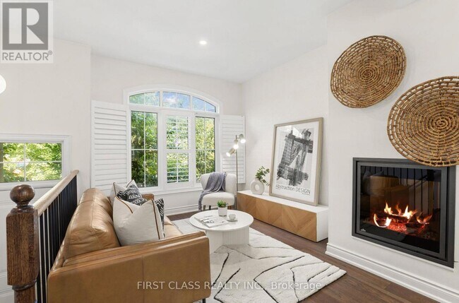 Photo - 133A Finch Ave E
