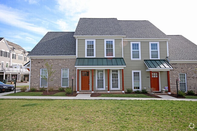 Building Photo - Pet-Friendly Old Trail Townhome