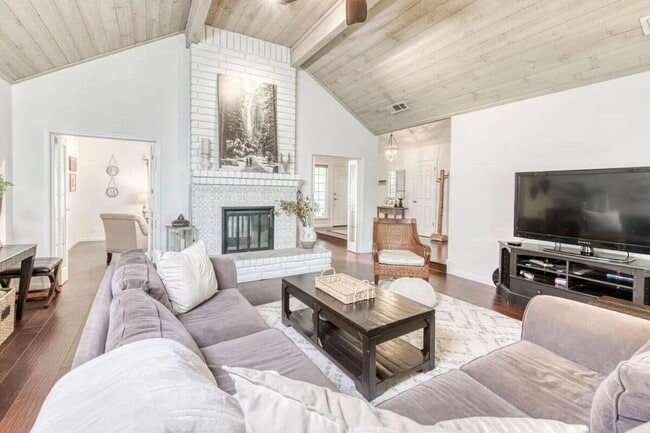 Photo - 8476 N Del Mar Ave