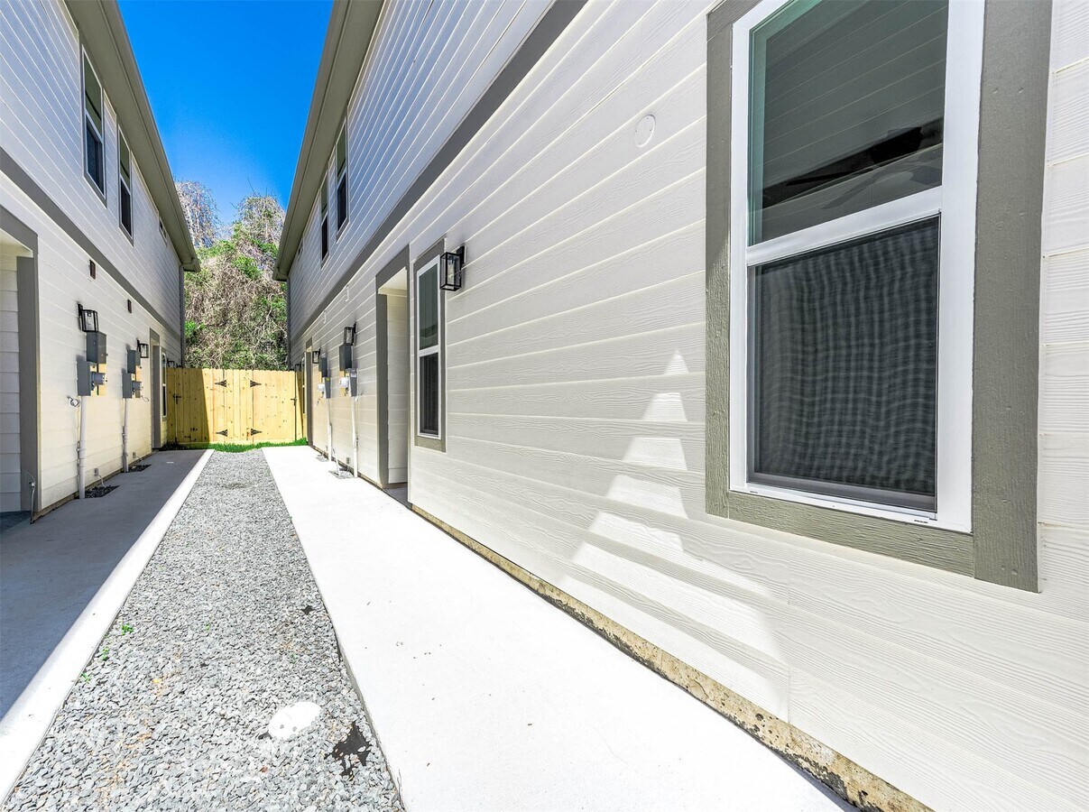 Photo - 2018 Hampton St Unit B