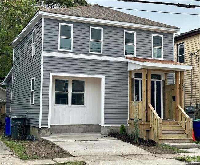 Building Photo - Gorgeous, newly renovated 3 bed/2 bath home