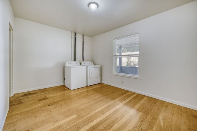 Photo - 1619 S Yakima Ave