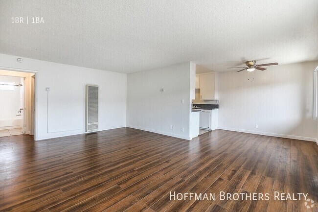 Building Photo - 8142 Langdon Ave Unit 27 Rental
