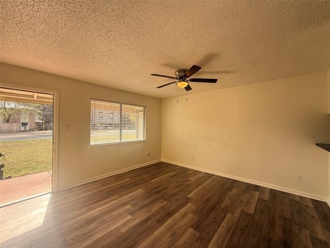 Photo - 2607 Ektom Dr Unit B