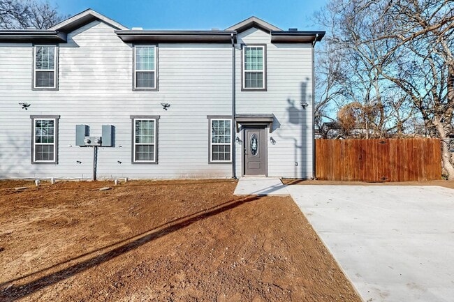 Photo - 805 Fletcher St