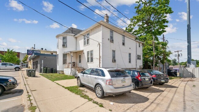 815 W 23rd St Unit 3
