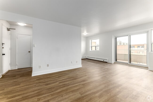 2BR, 1BA - 850SF - Living Room - Keele and Lawrence