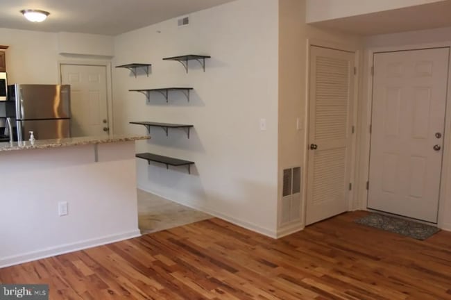 Photo - 56 N Broadway Unidad 58 C