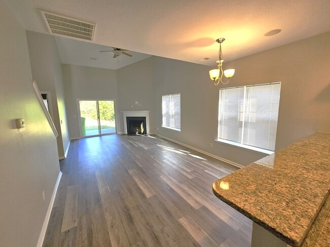 Photo - 637 Clover View Rd