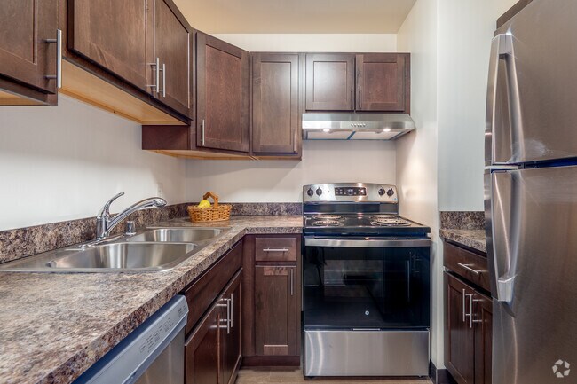 1BR, 1BA - 695SF - Kitchen - Monona Village Apartments