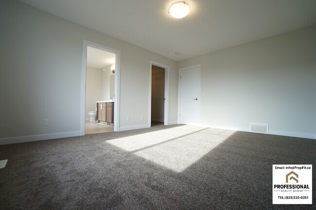 Photo - 3007 Chokecherry Cmn SW