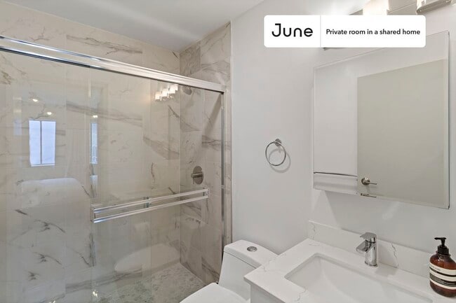 Photo - Room in Shared 5 bed/3.5 bath home Unit D