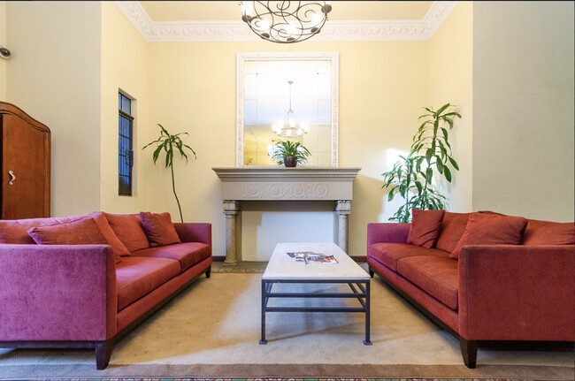 lobby - 848 S Oxford Ave Apartments