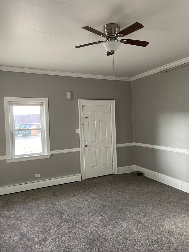 Photo - 9 E Market St