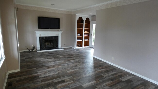 Building Photo - 516 9th St Rental