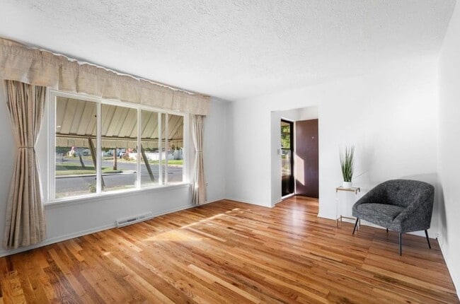 Photo - 603 E Columbia Ave