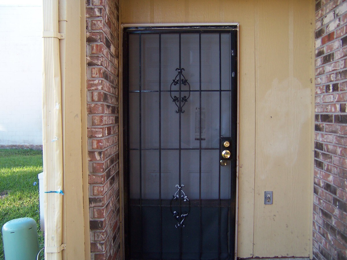 7931 Bullard Ave Apartments For Rent in New Orleans, LA