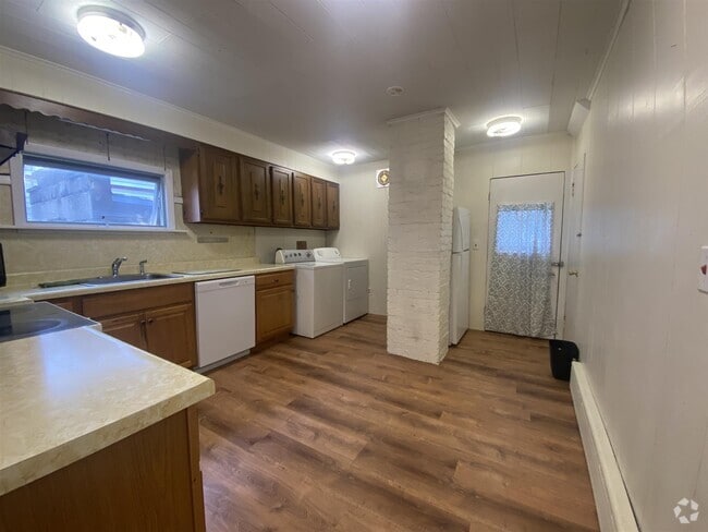 Building Photo - 15 Corinthian Rd Unit 1 Rental