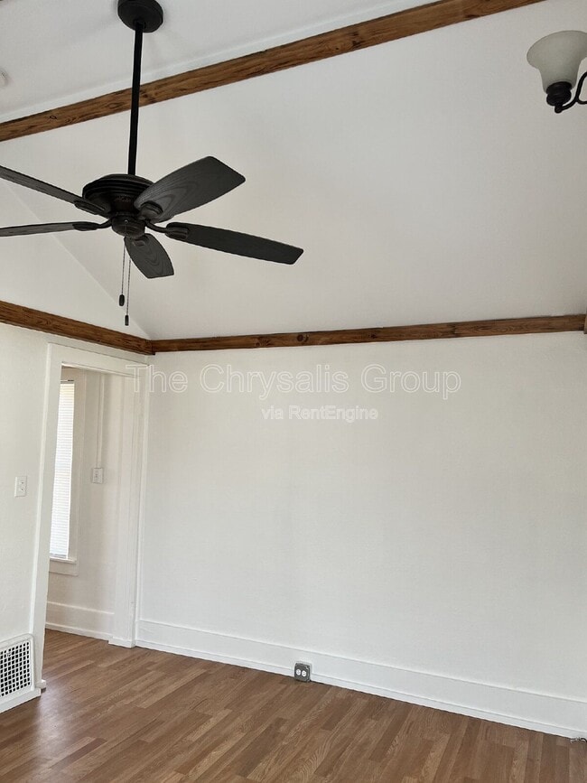 Photo - 537 1/2 Bucklin St