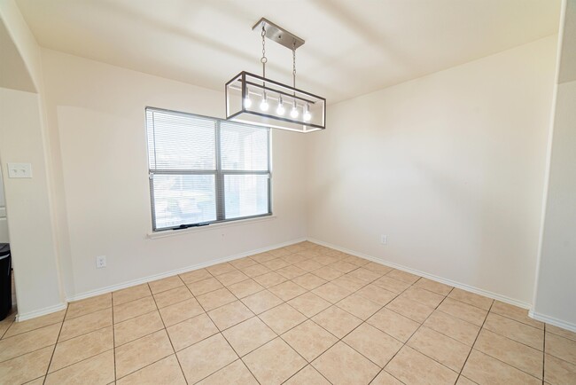 Photo - 2021 Port Louisiana Dr