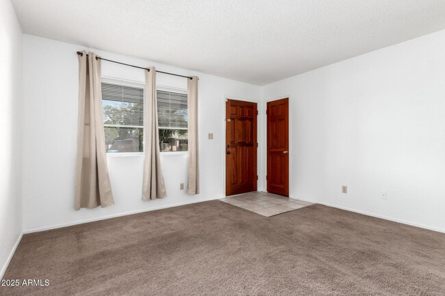 Photo - 1341 W Shannon St