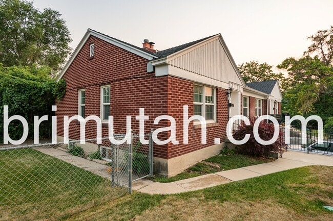 Photo - 1266 Parkway Ave