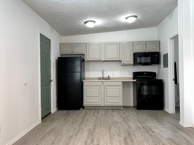Kitchen Area - 1702 Agua Fria St