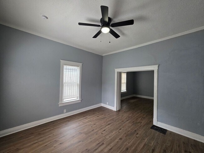 Photo - Comfortable 3-Bedroom Home with Private Upstairs Suite