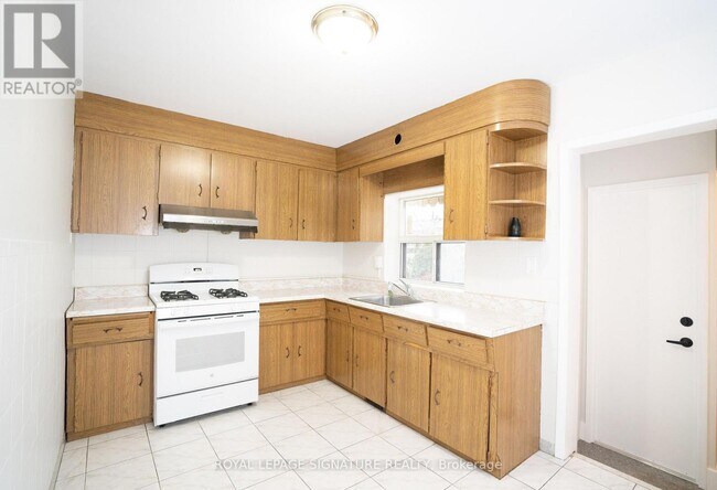 393 Milverton Blvd