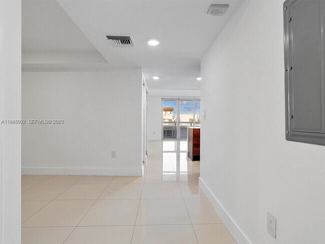 Photo - 9261 E Bay Harbor Dr Unit 501