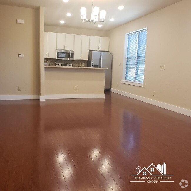 Building Photo - 527 E Kiowa St Unit 527EK-101 Rental