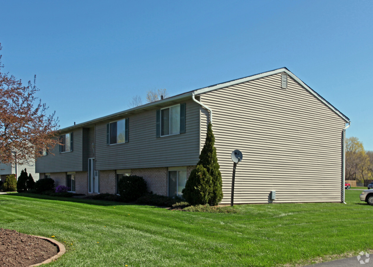 Creekside Drive Community - Creekside Drive Community Apartments