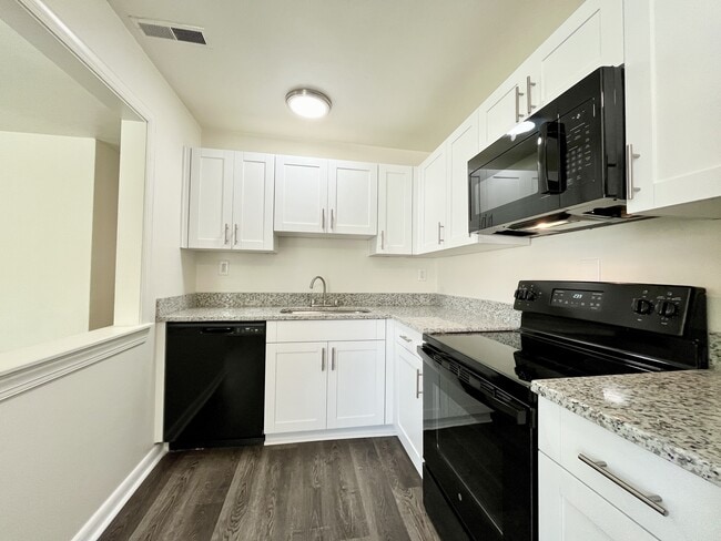 2BR, 1BA - DELUXE