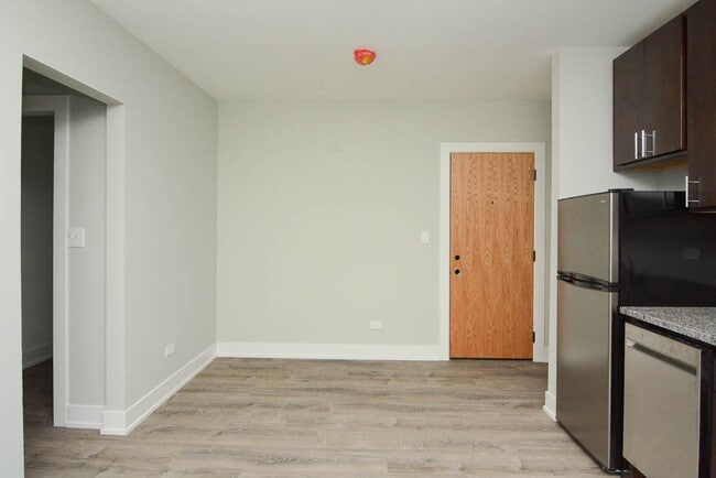 Photo - 434.5 W Belden Ave Unit 603B