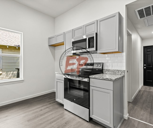 Photo - 1019 Elm Ave