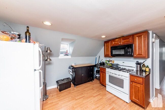Photo - 1332 W Barry Ave Unit 3