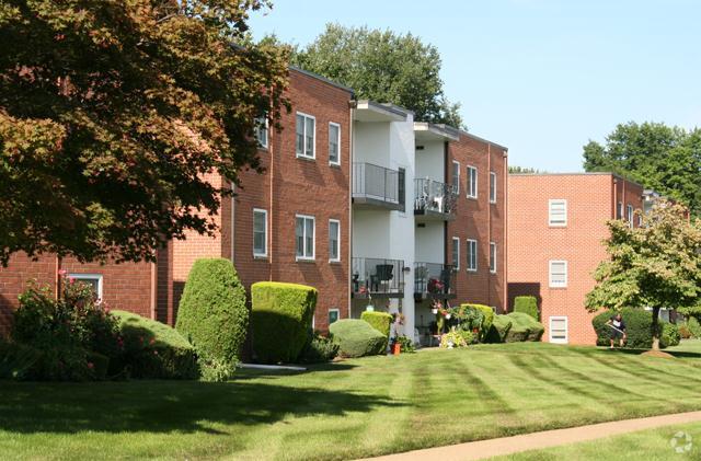 Corliss Apartments - Corliss Apartments