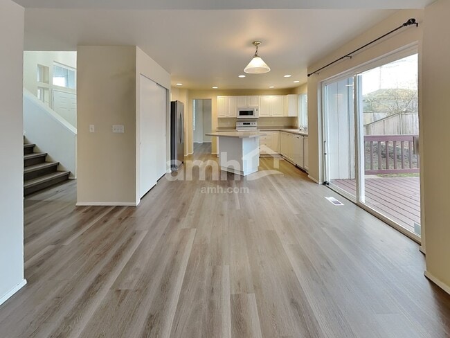 Photo - 23703 SE 248th St