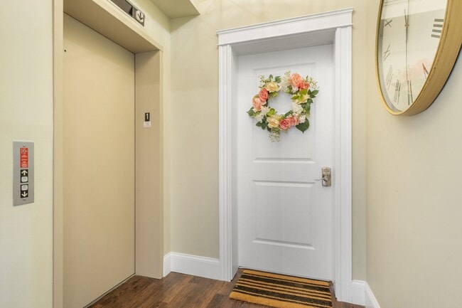 135 Daniel St Unit 102