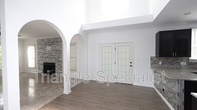 Photo - 205 Brook Creek Dr