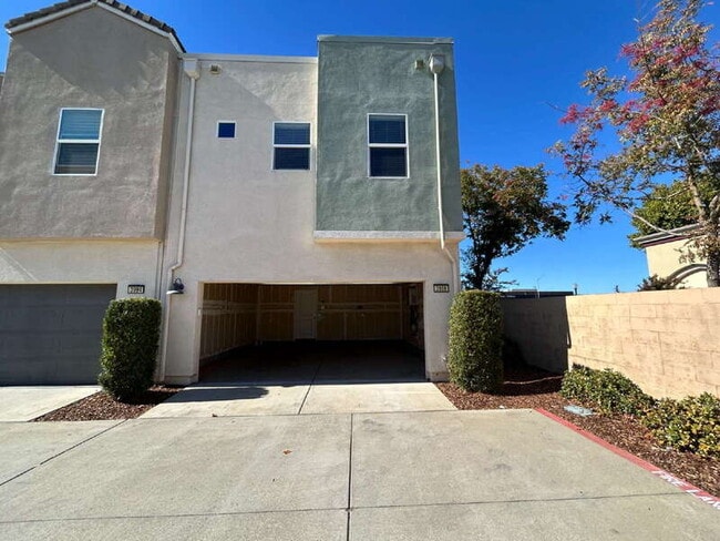 Photo - 3998 E Commerce Way