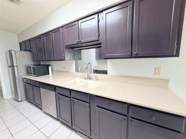 Building Photo - 2535 Planters Row