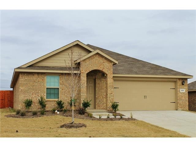 Building Photo - Chrarming 4/2/2 with Covered Patio in Roys... Rental