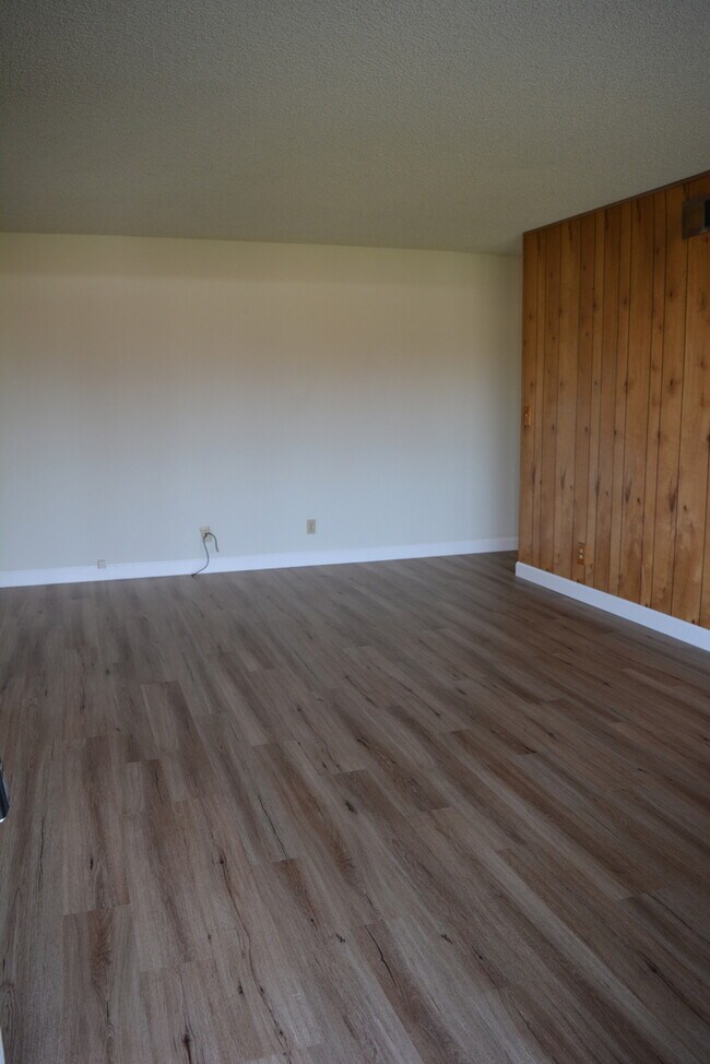 Photo - UPSTAIRS 2 BEDROOM UNIT IN A 4PLEX AT HAMILTON DOWNS Unit 4
