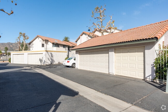695 E 5th St Azusa, CA