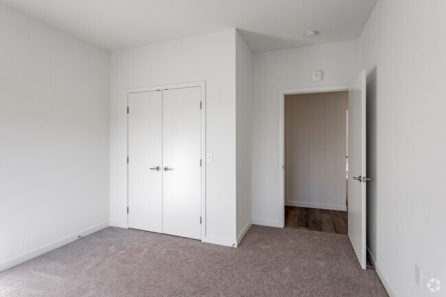 2BR, 2BA Den - 3A