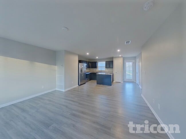 Photo - 467 Hobson Wy