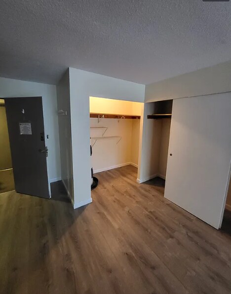 Images are representative samples of the advertised unit. Actual units shown during tours may differ