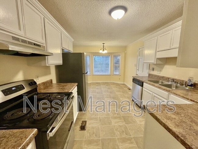 Photo - 2109 Hollyridge Pl