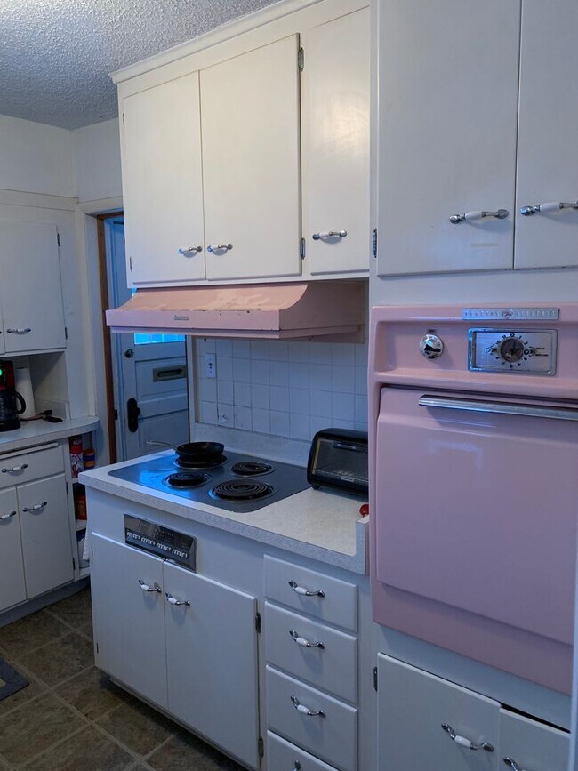 Photo - 4 bedroom 2 bath available 9/1/2023 Unit HOUSE